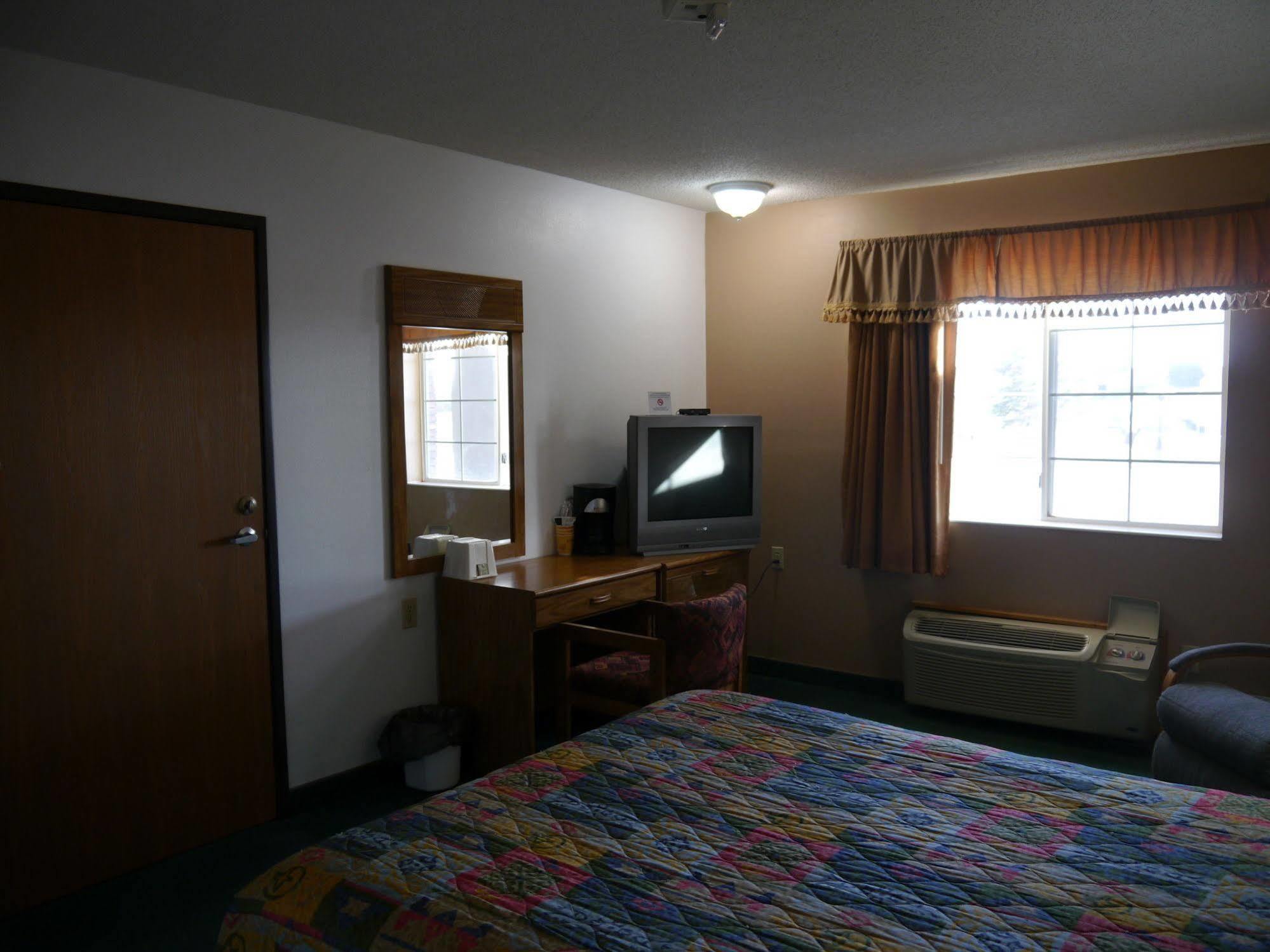 Westwood Inn & Suites - Kimball Buitenkant foto